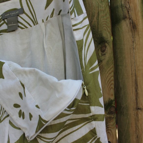 Ann Taylor A-Line White & Green Floral Skirt Size 2 - Picture 5 of 6